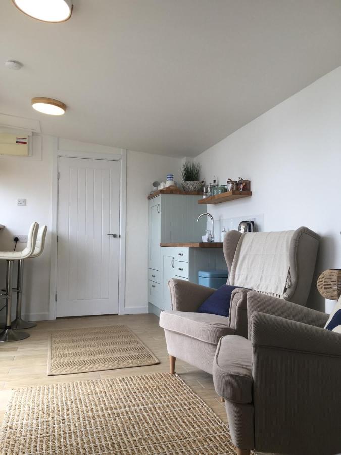 1-Bedroom Chalet With Parking On Site Looe Exterior foto